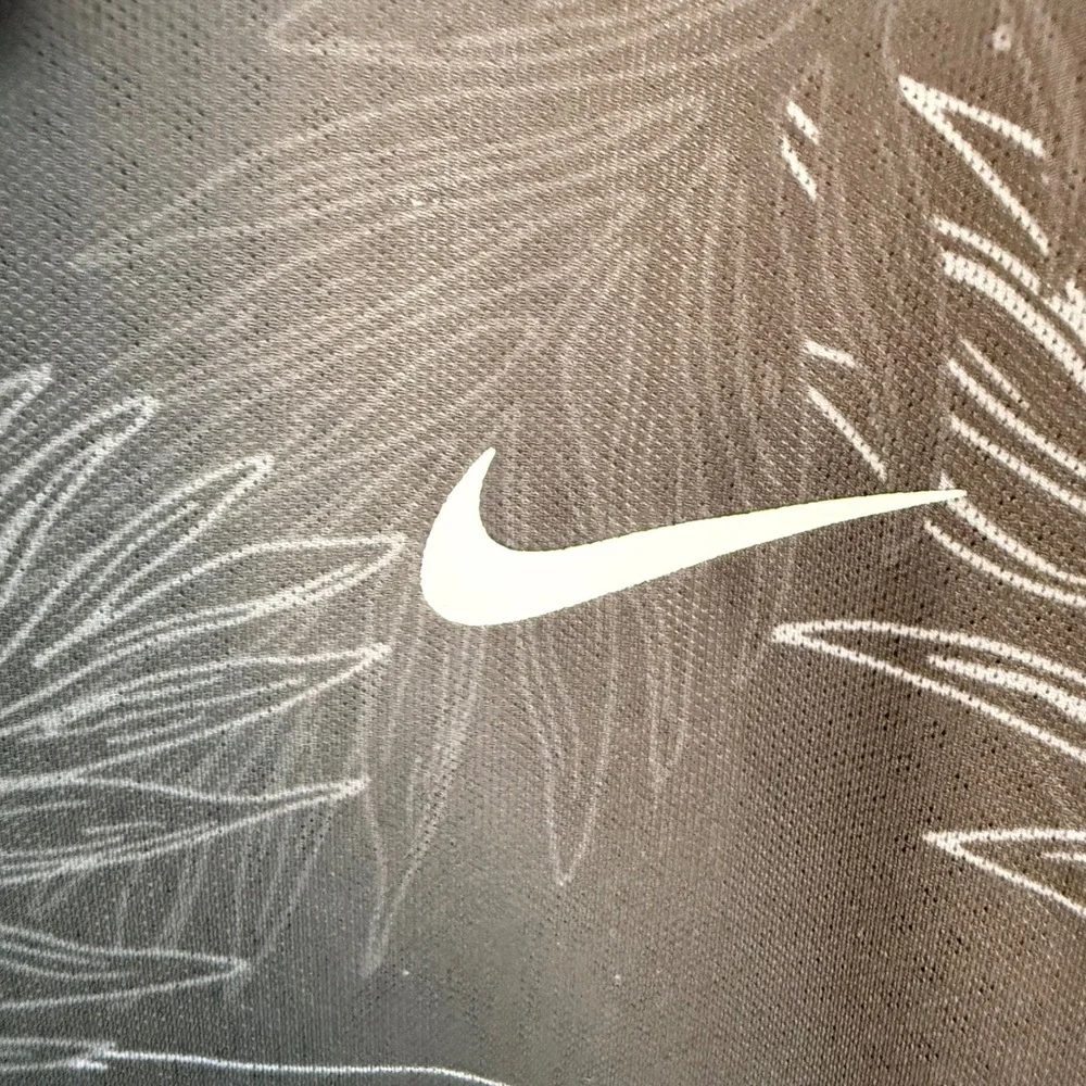 Nike Womens Dri-FIT Tropical Palm‎ Print Hoodie Black Mesh Adjustable Hem Medium